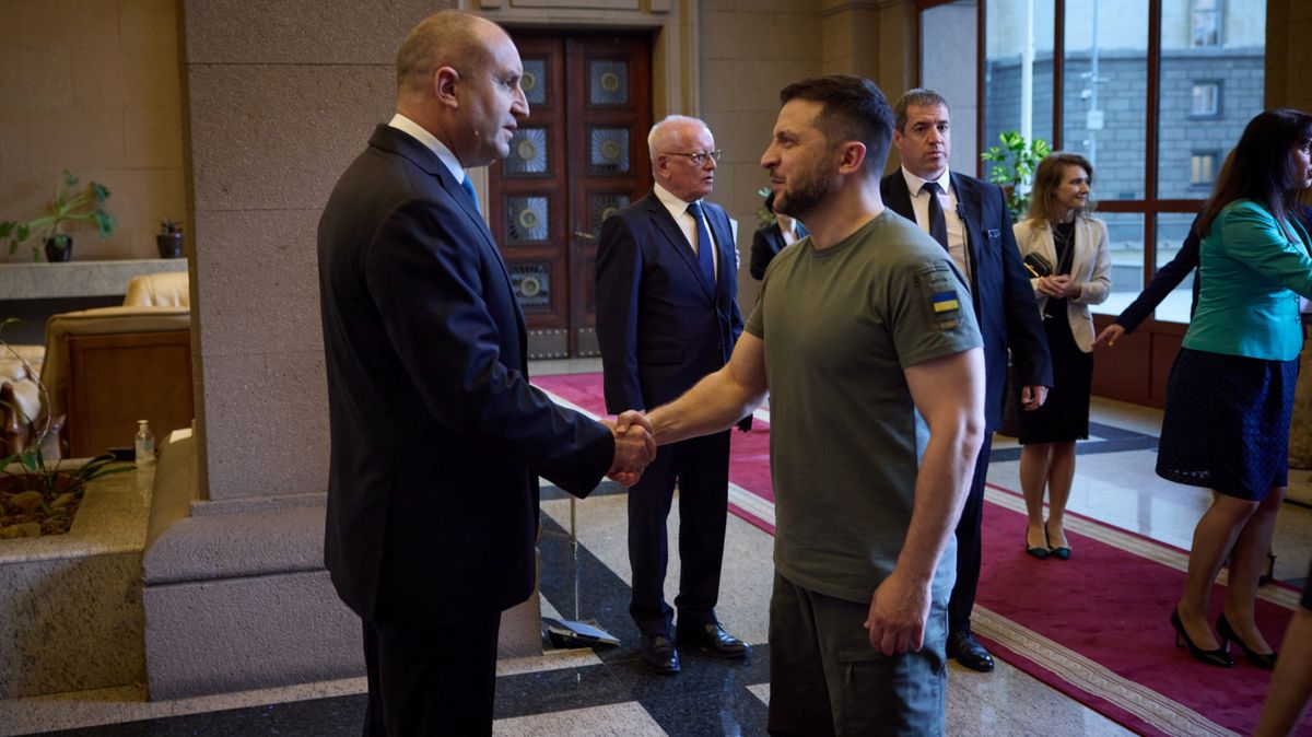 Zelenskyj se před kamerami pohádal s bulharským prezidentem. Ten novináře vyhodil